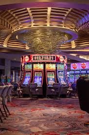 Philippines player browsing apk 5 live casino on mobile